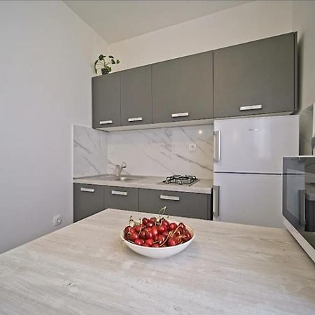 Apartment Vita Postira Exteriör bild